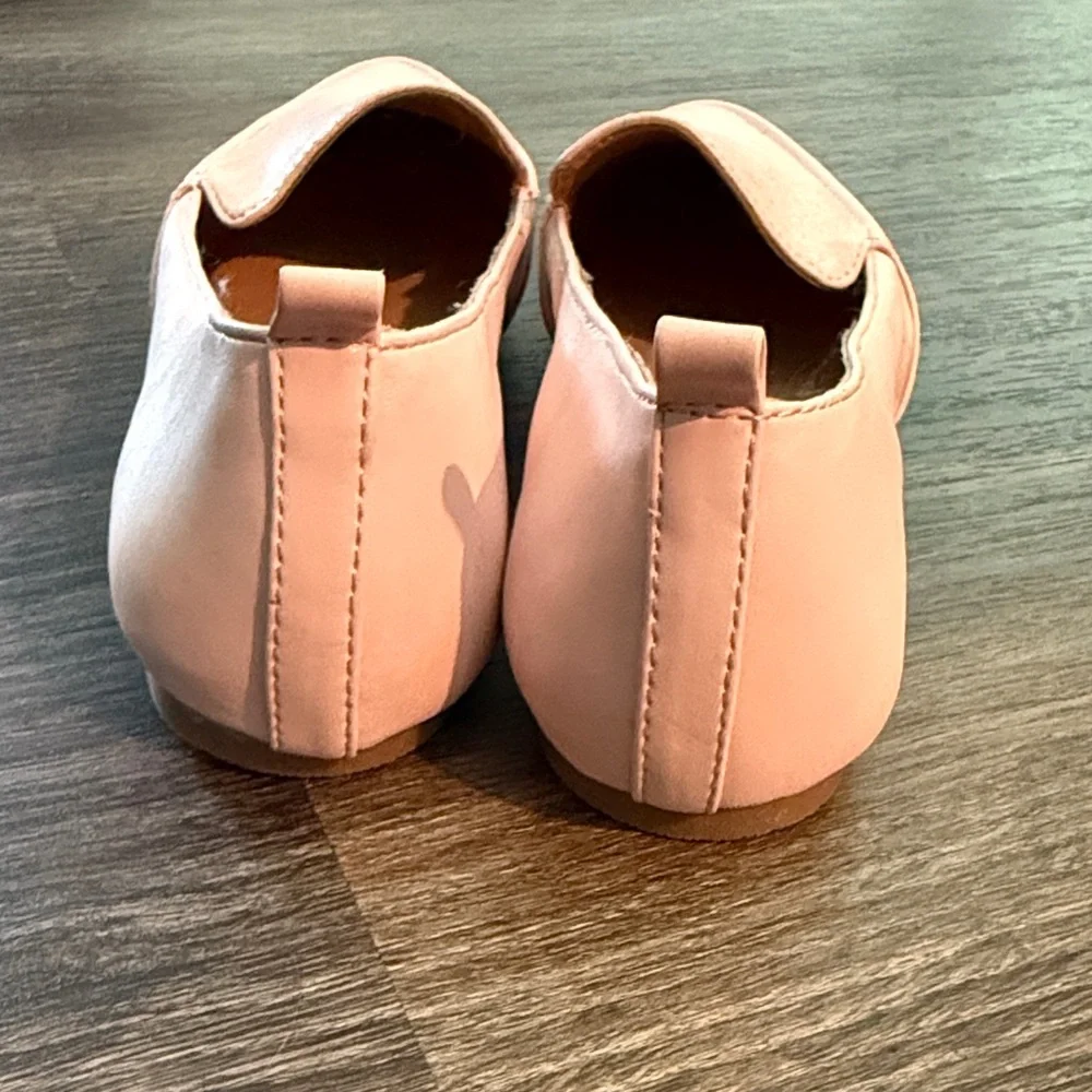 Brand new Nest Women's Pointed Slip-On Flats in Light Pink - Picture 4 of 5